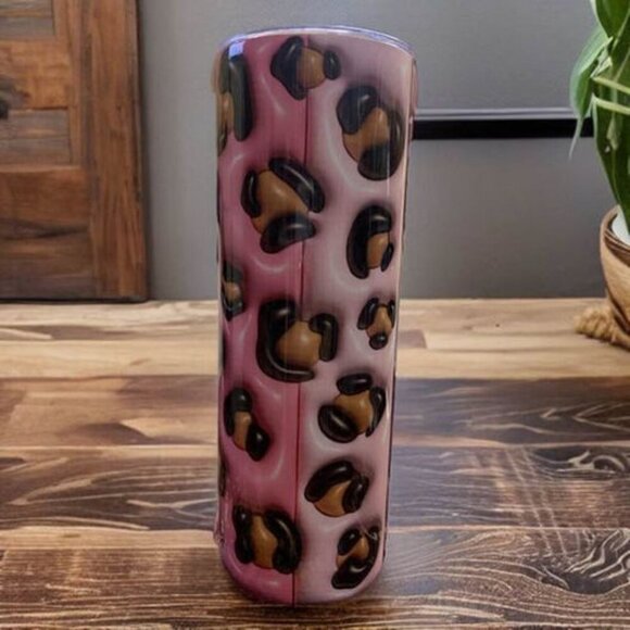 Mama Cheetah - Picture 2 of 3